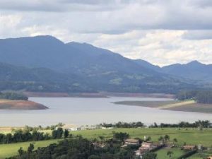 Vista da represa do Jaguari na quarta-feira (11)/Fagner Alves/Código 19/Estadão Conteúdo